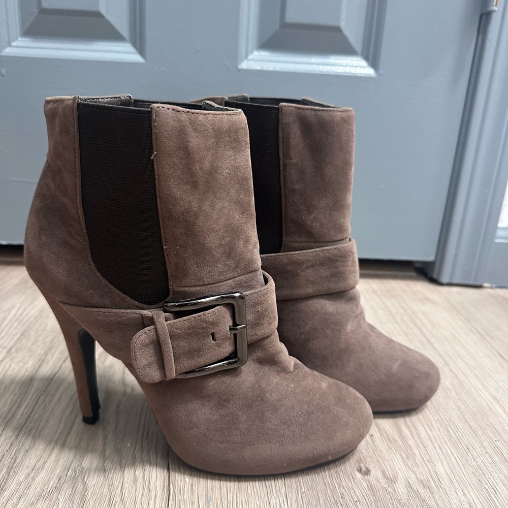 Fahrenheit Brown Heeled Boots with Buckle